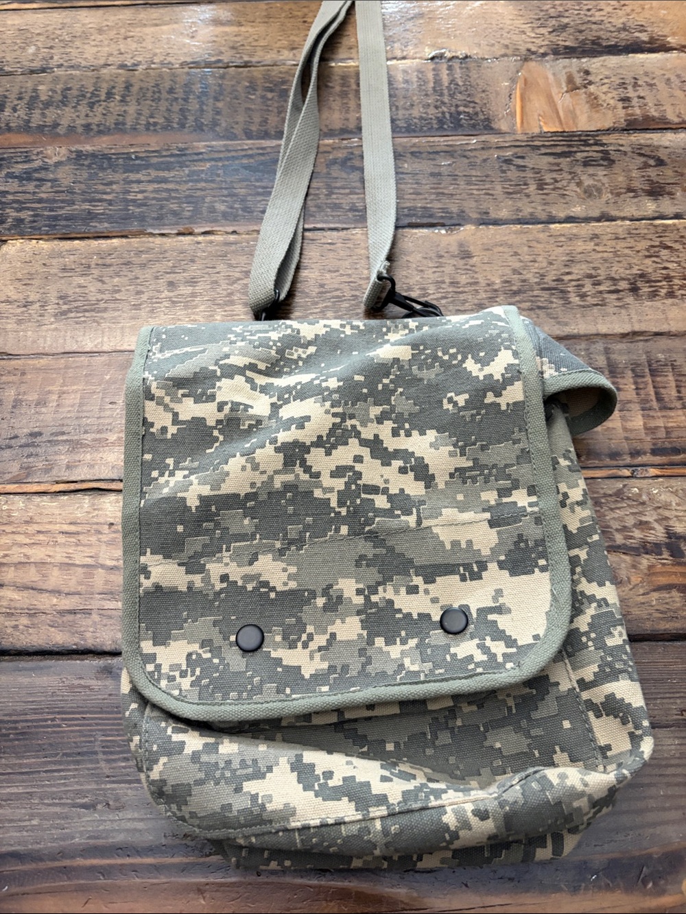 Men's Digital Camo Crossbody Bag - Olive Green